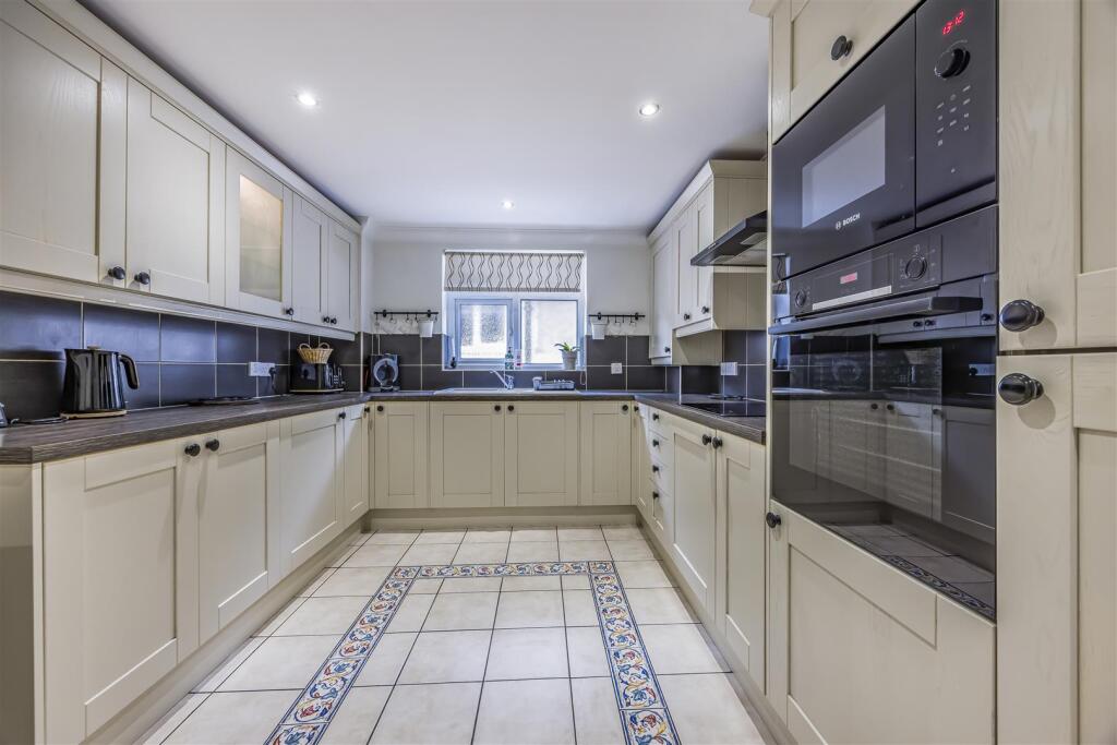 7 Branksome Chase, 82 Penn Hill Avenue, Poole-Port