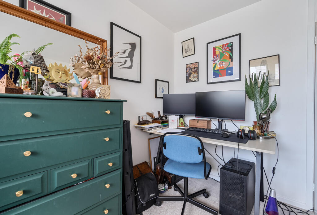 1298503-17-683f26...