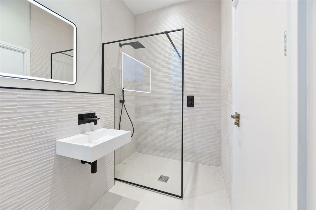 Apartment 2, 16, Magdala Road Nottingham, NG3 5DF