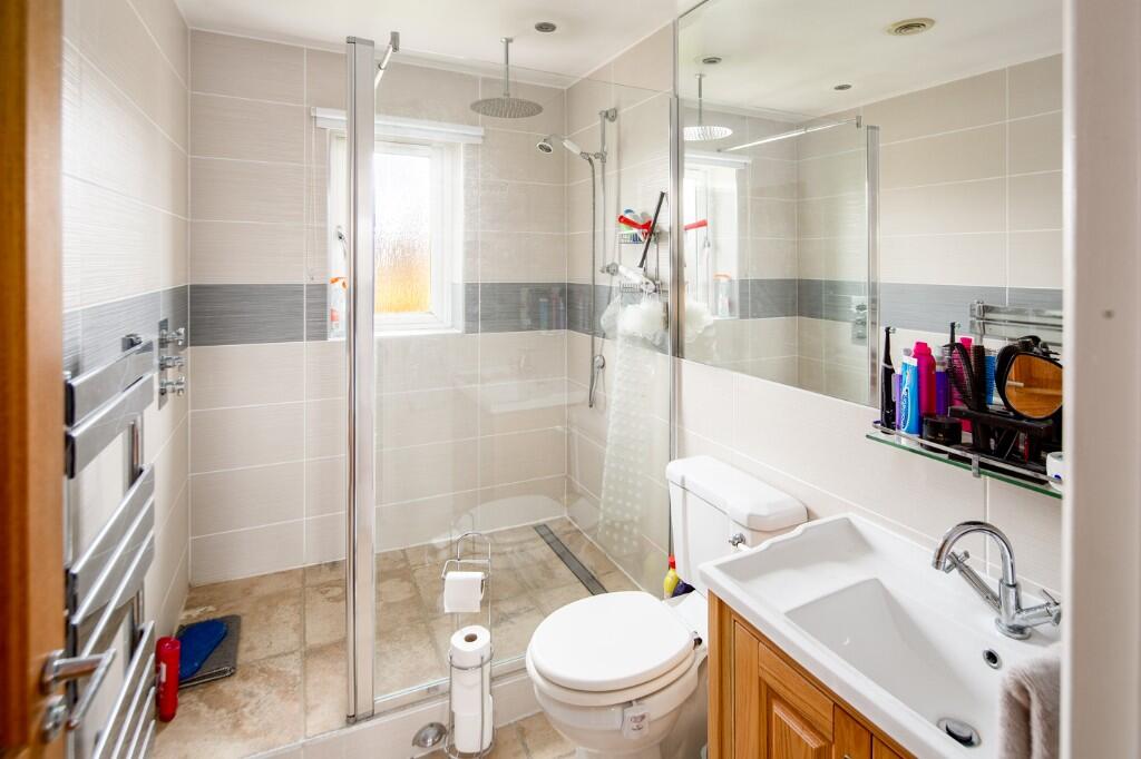 En-Suite to Bed One