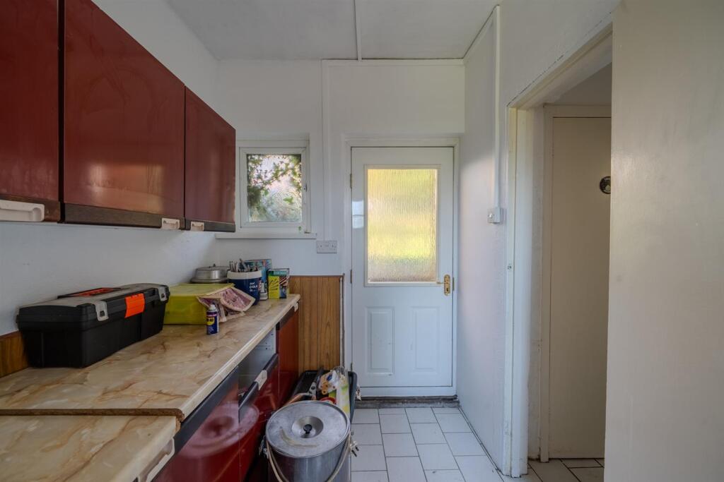 22 Garw Wood Drive-8.jpg