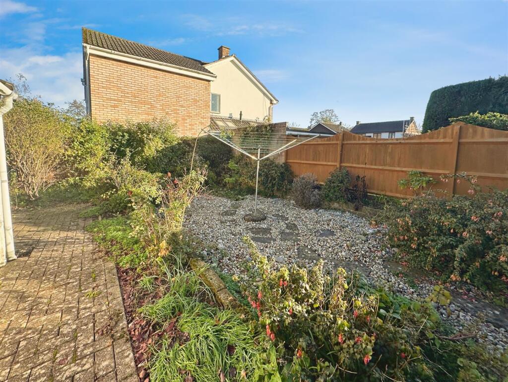 ef774013--4455-8BE3-40D91F112696-63371-00002B9BFF4