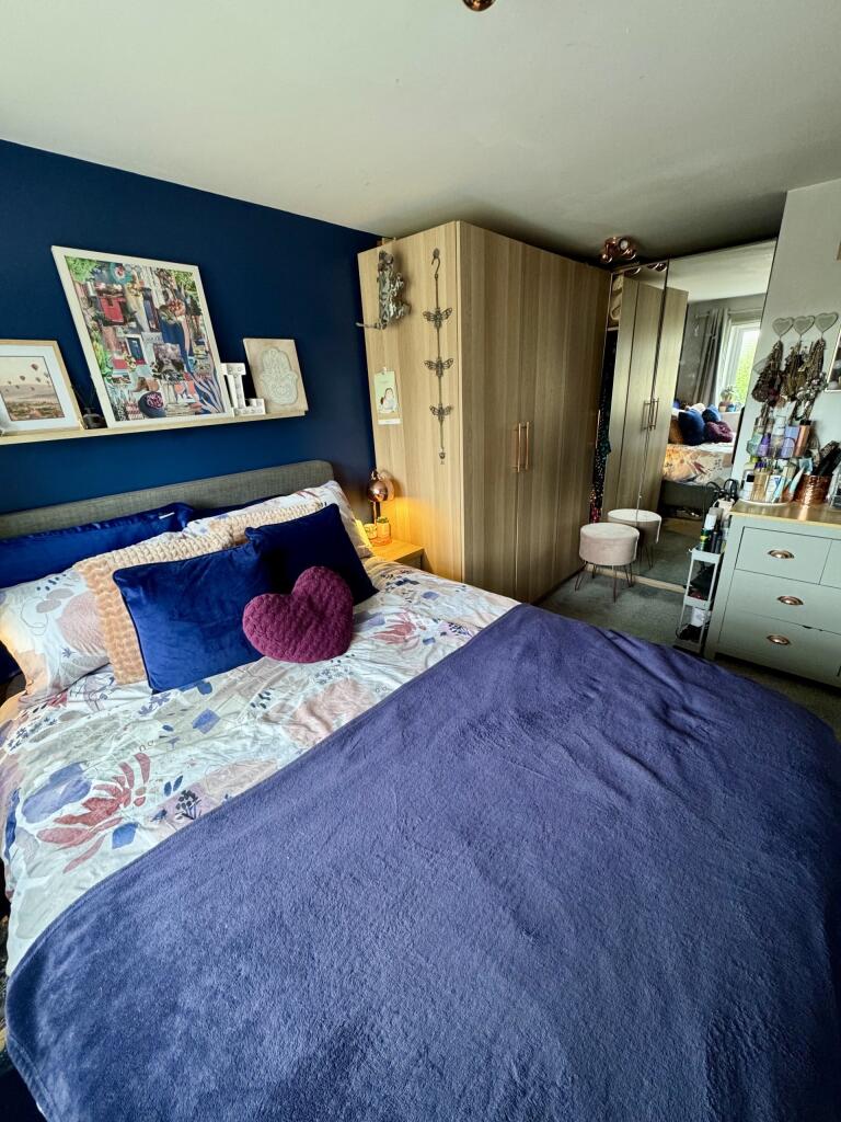 Bedroom One 1.jpg
