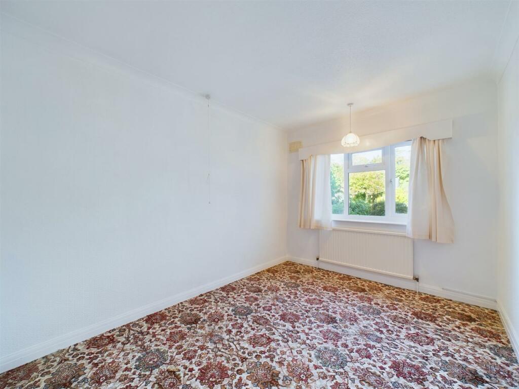 Bedroom: