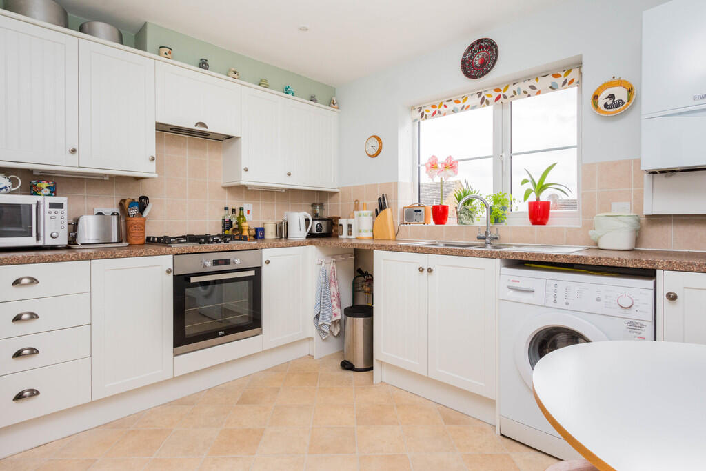 Kitchen/Breakfast...