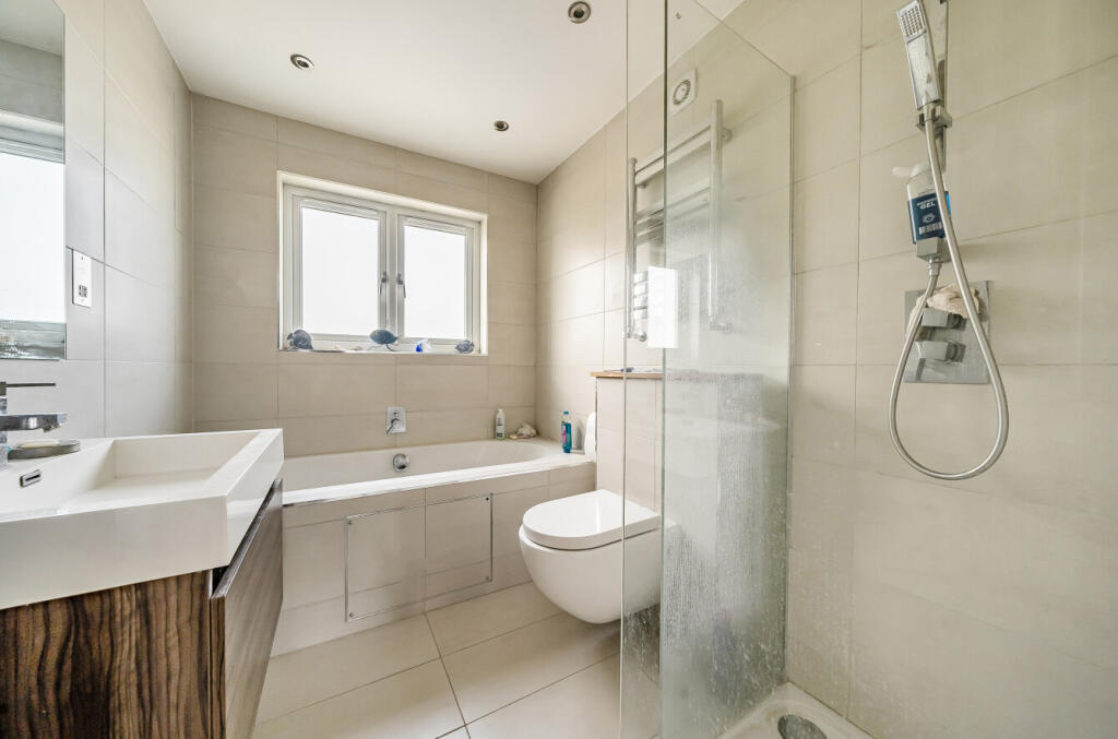 1315363-10-685eb0...