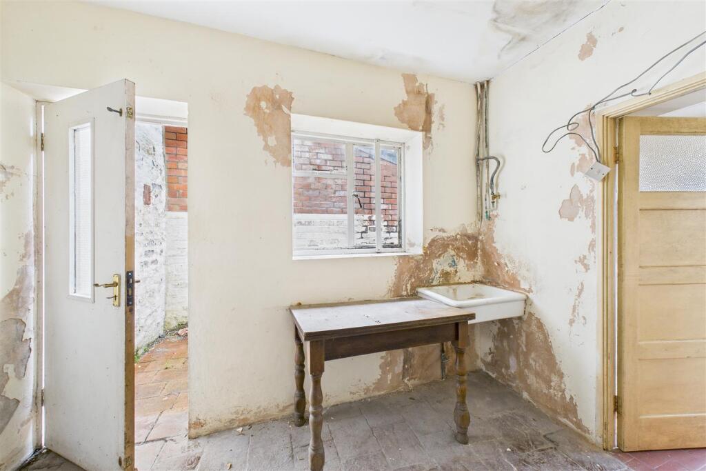 24 Somerset Terrace, Windmill Hill, Bristol BS3 4L