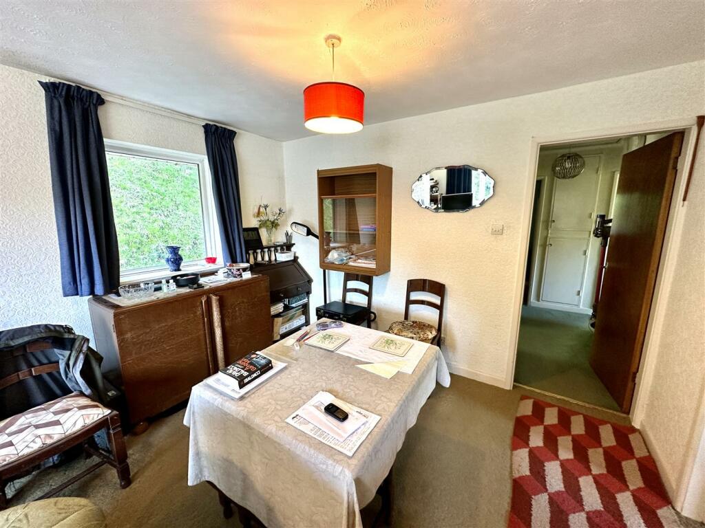 LIVING/DINING ROOM