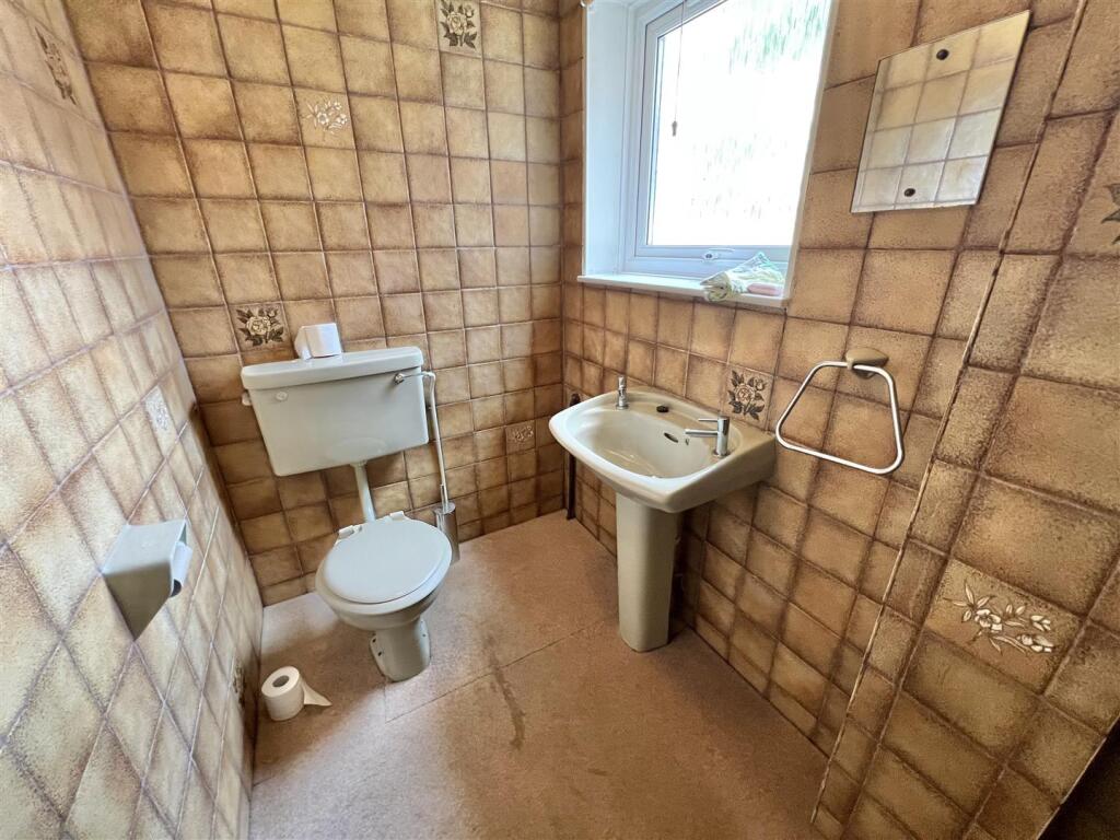 GROUND FLOOR WC