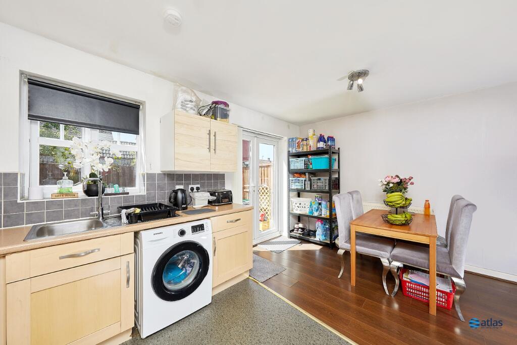 Kitchen/Dining Area