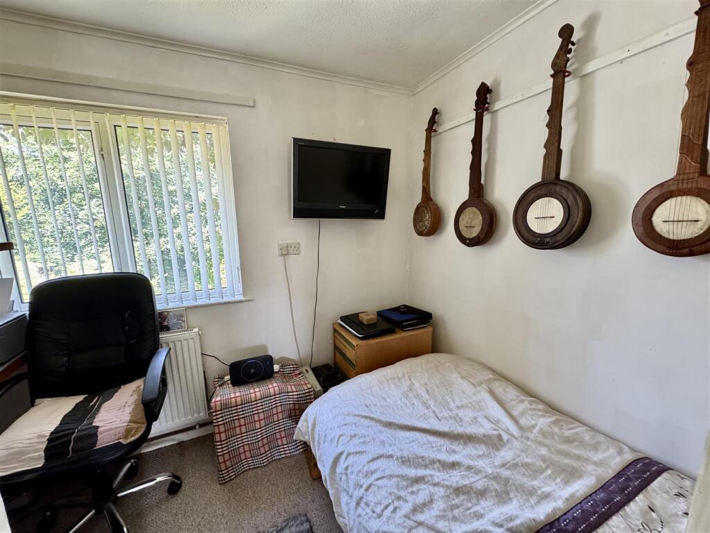 L Shaped Bedroom 3