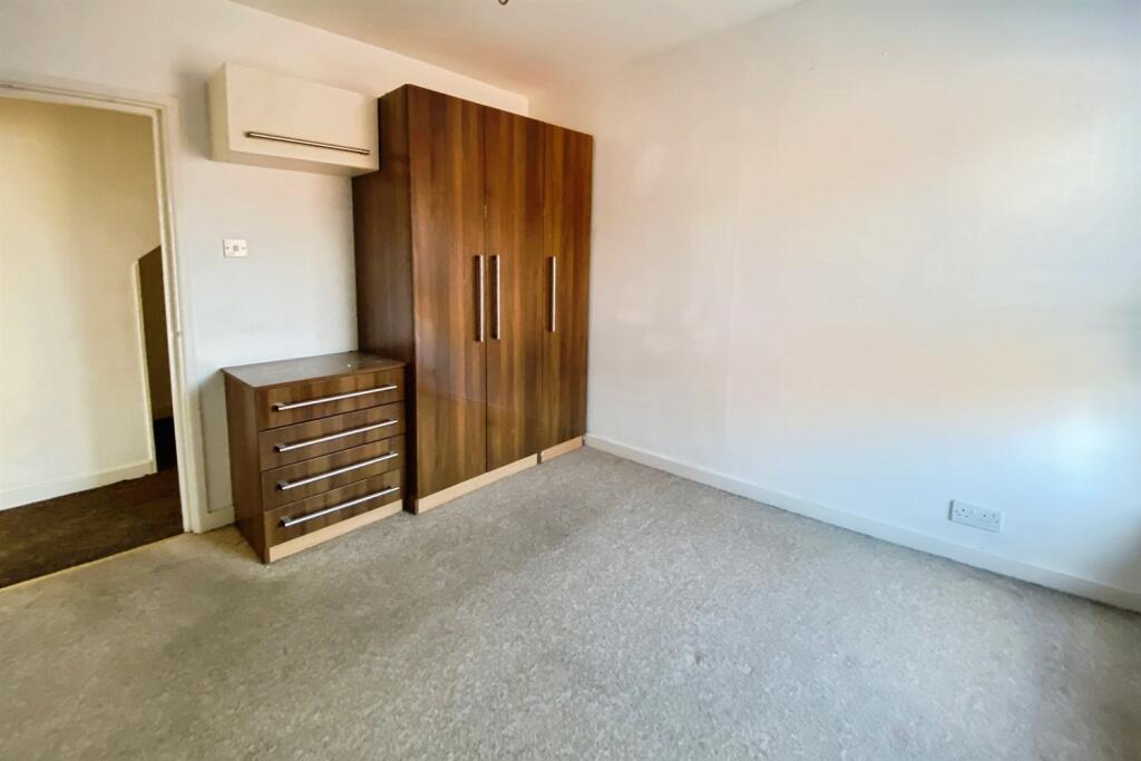 Flat 2 Bedroom