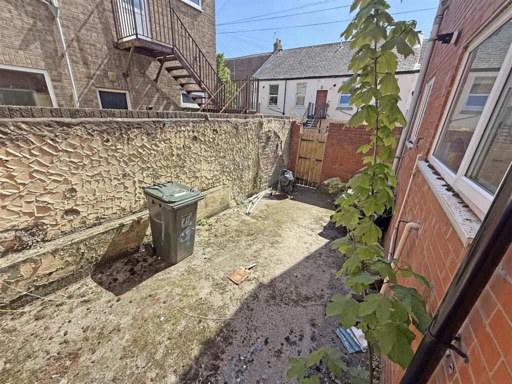 William Street Rear Yard.jpg