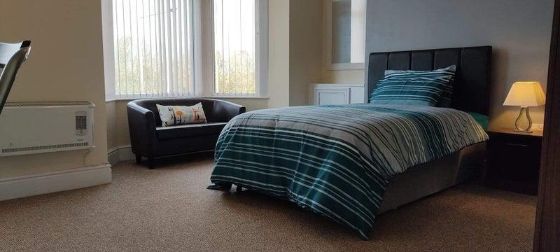bed 2.jpg