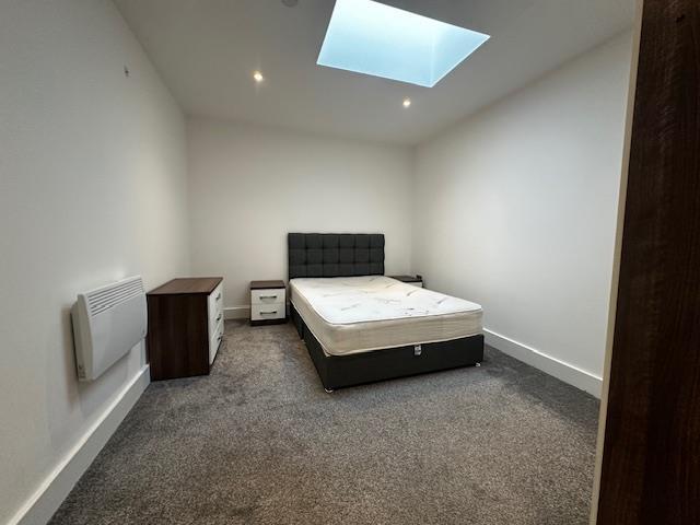 bed 16.jpg