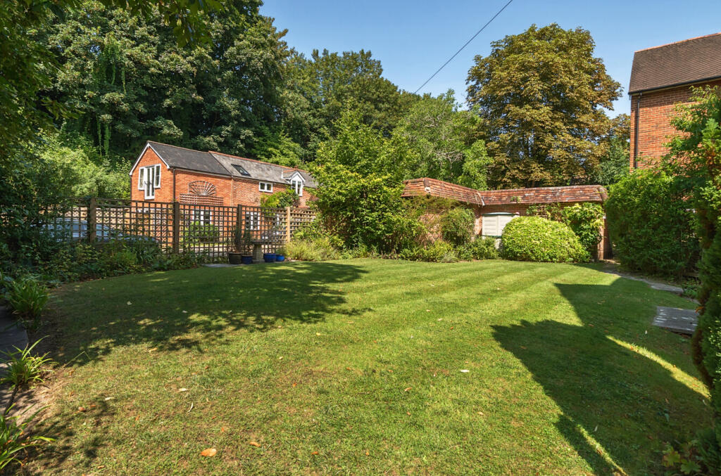 1333880-6-68934c6...