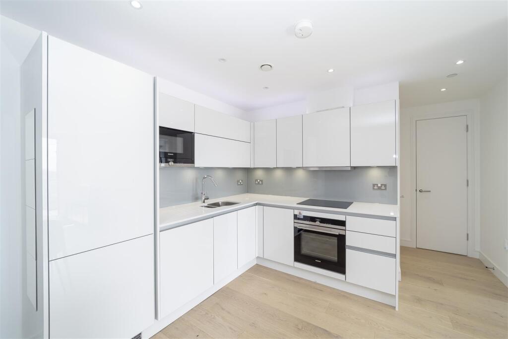Kitchen         .jpg