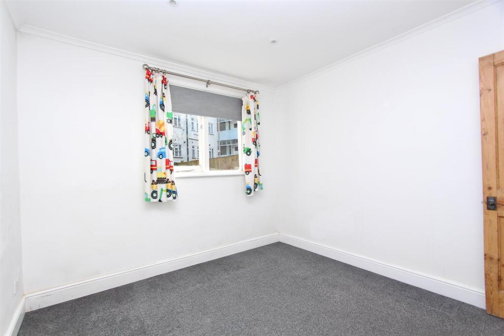 St. Margaret's Avenue, N15