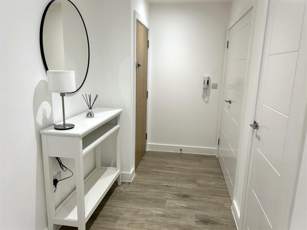 hallway 2.JPG