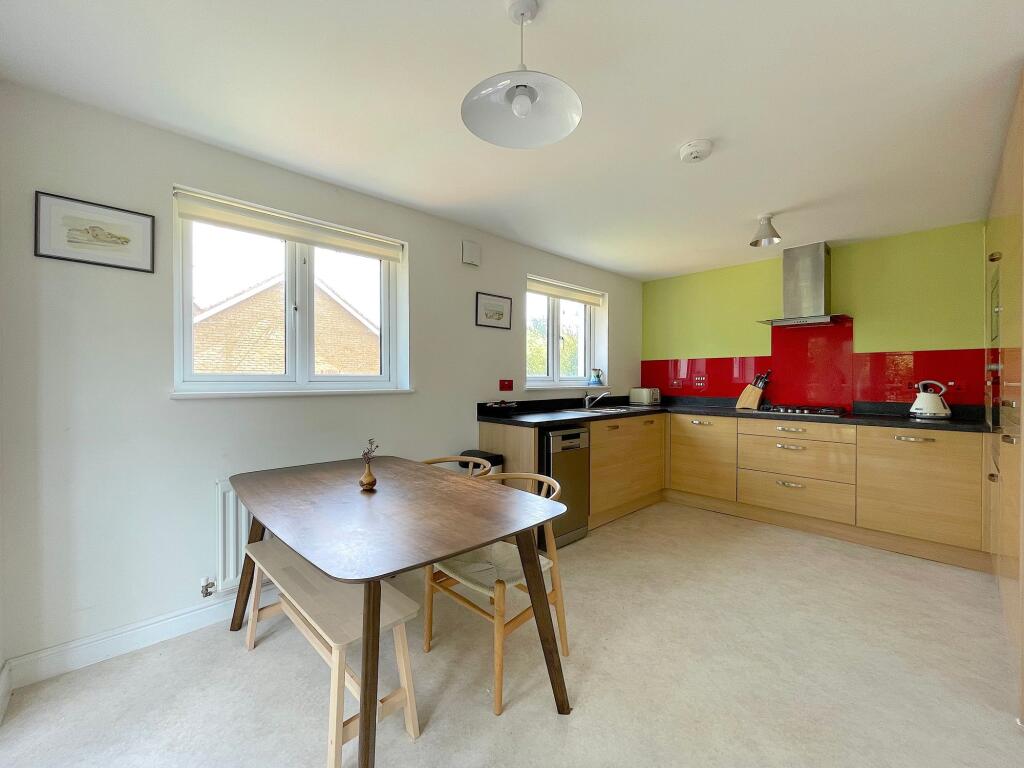 Kitchen/Dining Room (1)