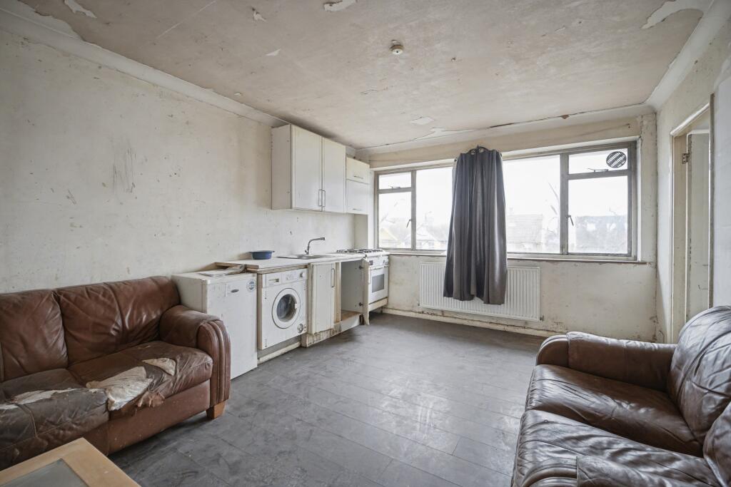 354B Kingston Road, Epsom, Surrey, KT19 0DT