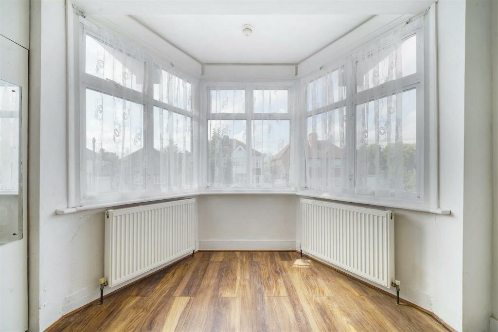 24 Stilecroft Gardens - cvaEthNyAR5eY6mLRL2e.jpg