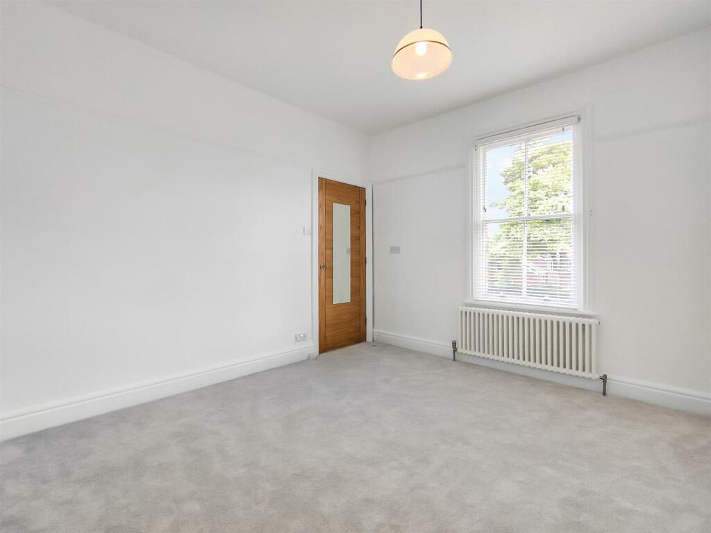 Bedroom 1 Aspect 2