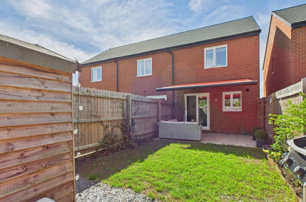 CAM02519G0-PR0252-STILL014