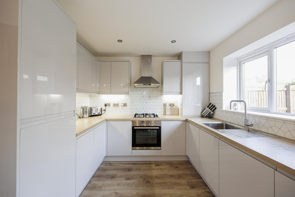 12 Franklyn drive-49