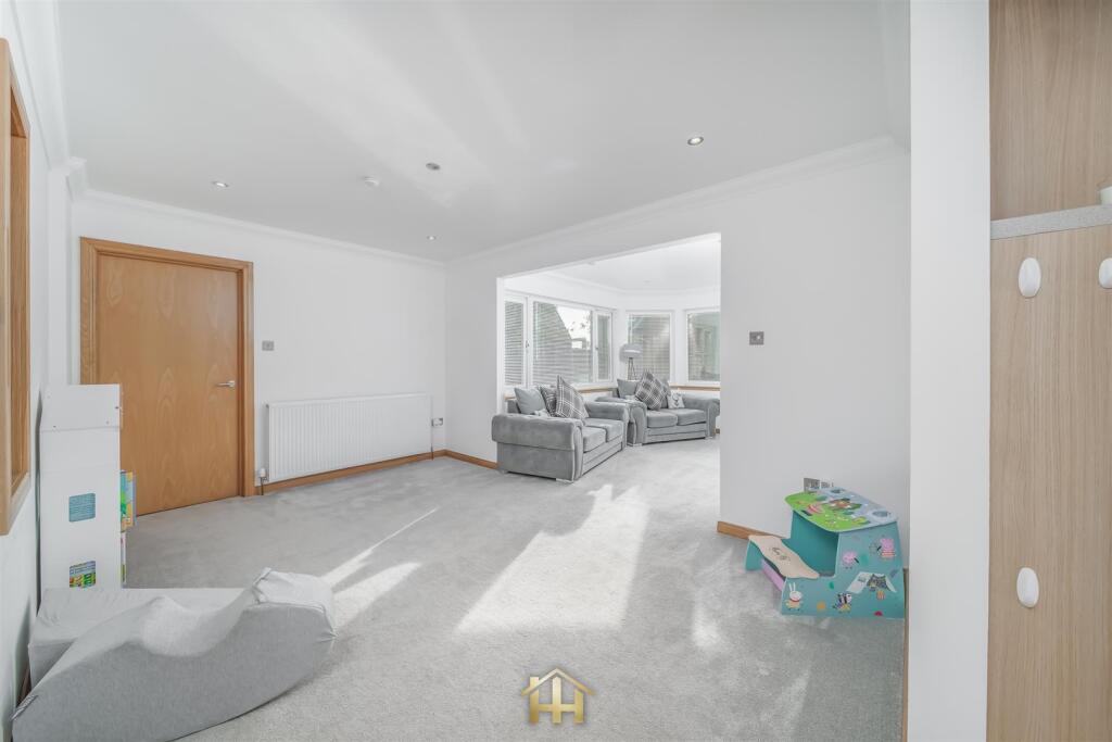 14 DUNNICHEN RD FORFAR DD8 2RQ EDIT (10 of 49).jpg