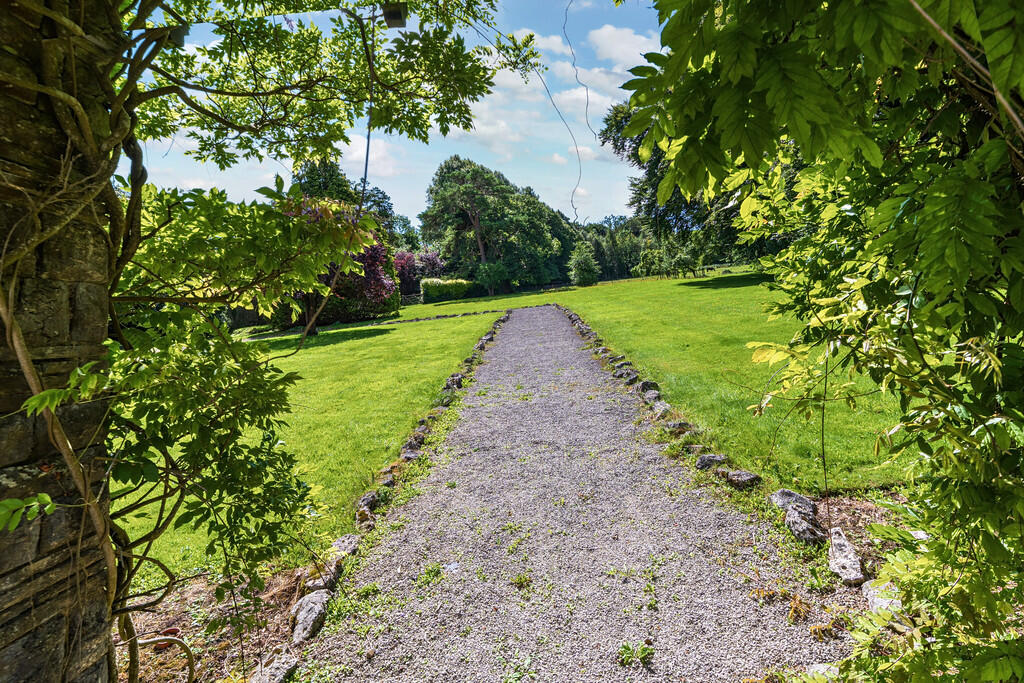 Hazelwood Hall Ga...