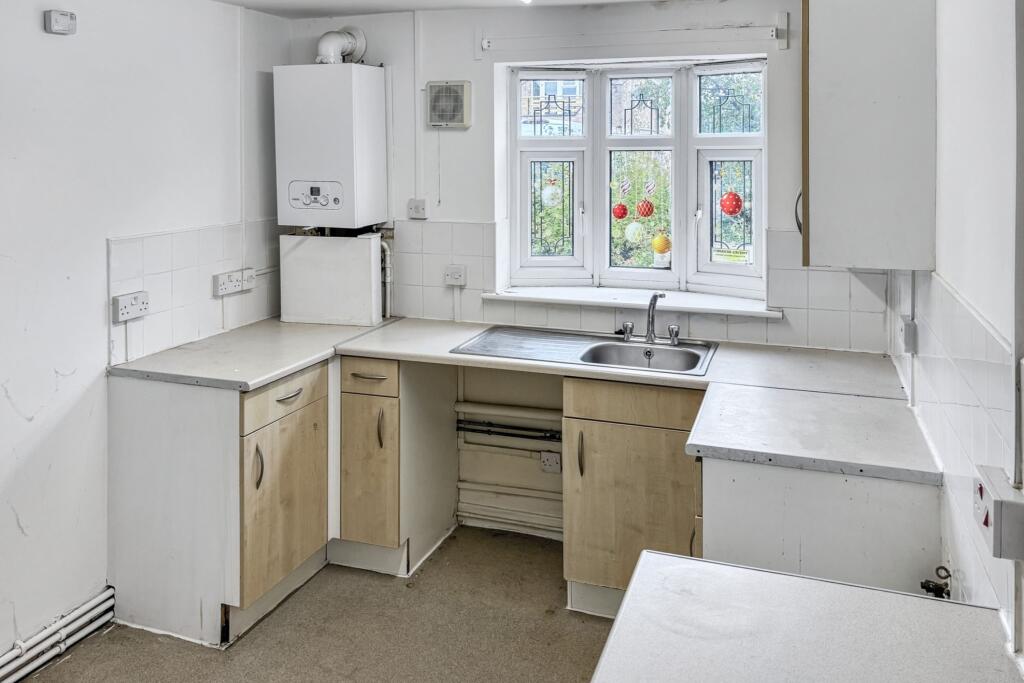 118 Wimbish End, Basildon, Essex, SS13 3PE