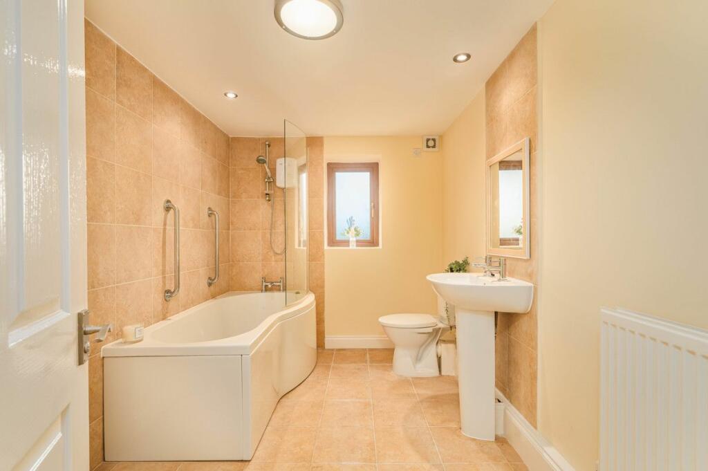Annex bathroom 