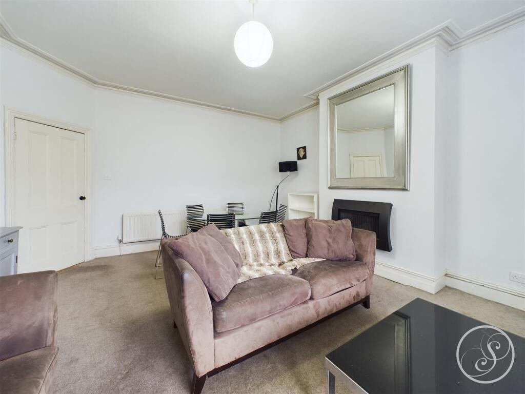 CAM02071G0-PR0498-STILL009.jpg