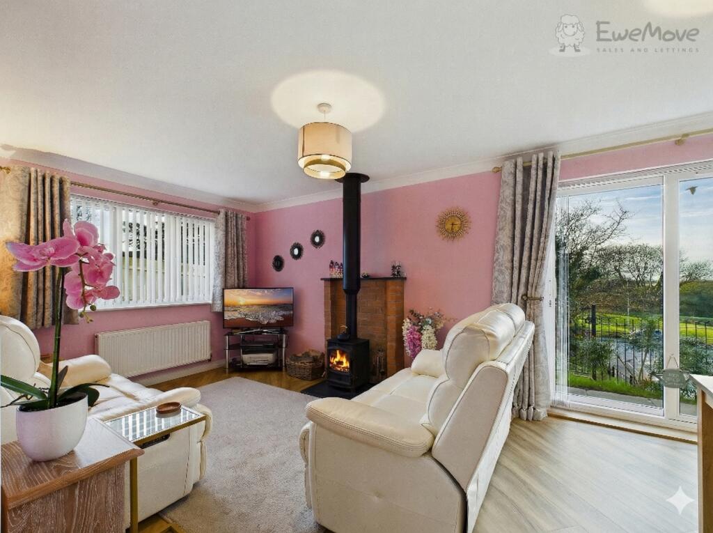 EWEMOVE SOUTH MOLTON - LOUNGE