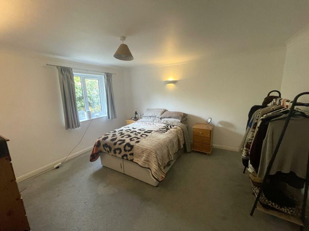 Bed 1.jpeg