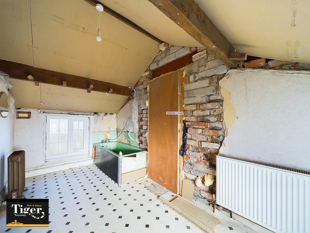 CAM02176G0-PR0463...