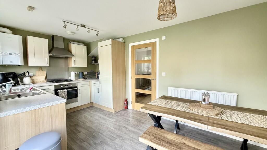 Kitchen/dining ro...