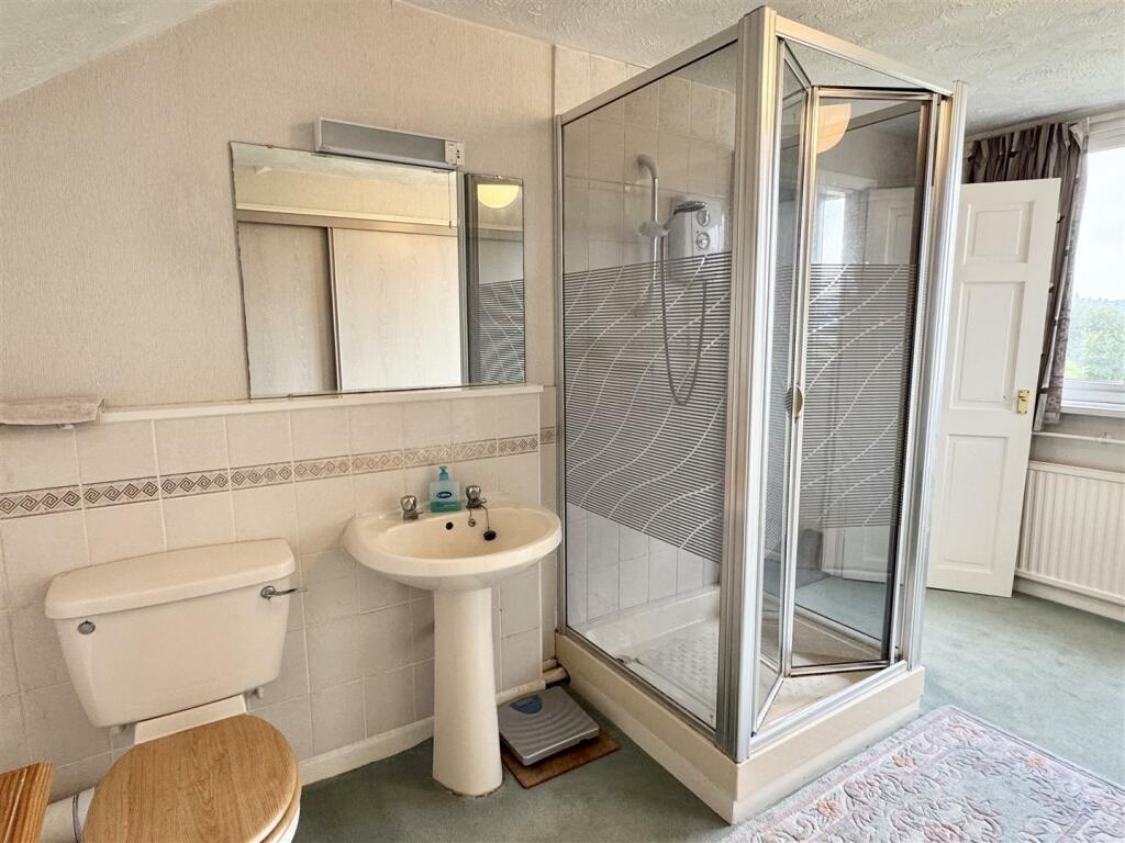 Bedroom / Shower Room