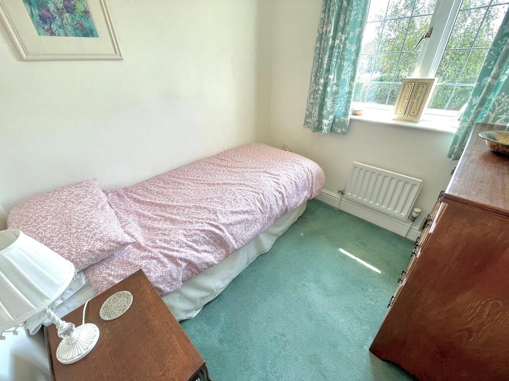 5 Cleeves Way Bed...