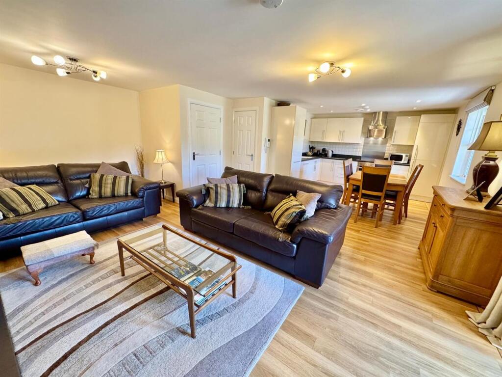 PHOTO-2025-04-13-19-50-41 (12).jpg