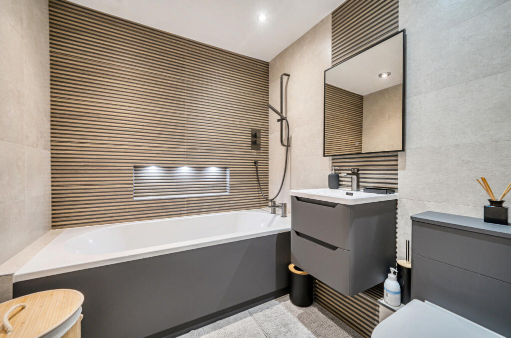 1330986-17-689b23...