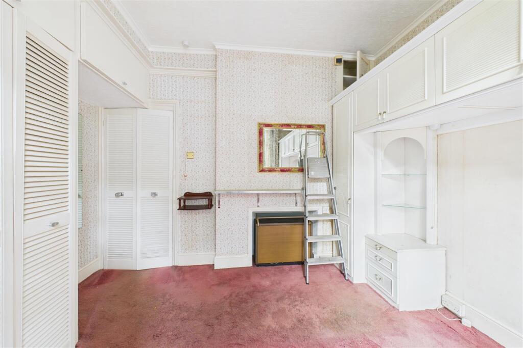 Cliff Lodge, 13 Old Teignmouth Road, Dawlish EX7 0