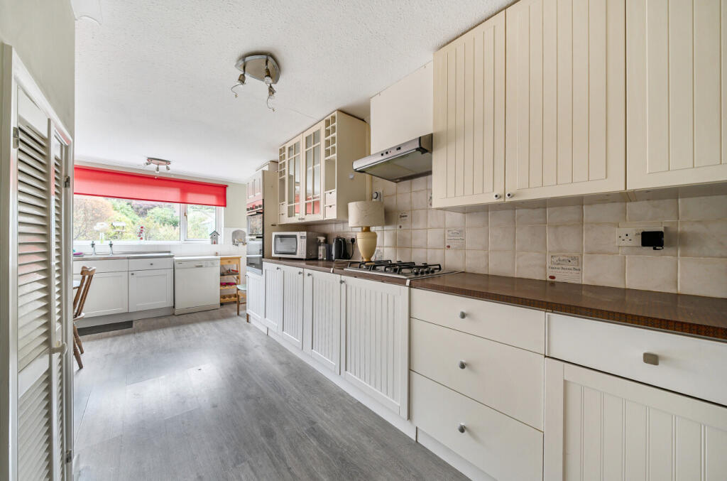 1330396-10-688396...