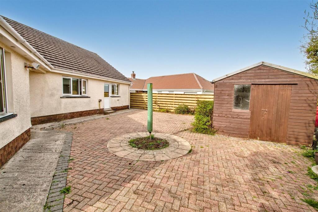 Rear/side patio