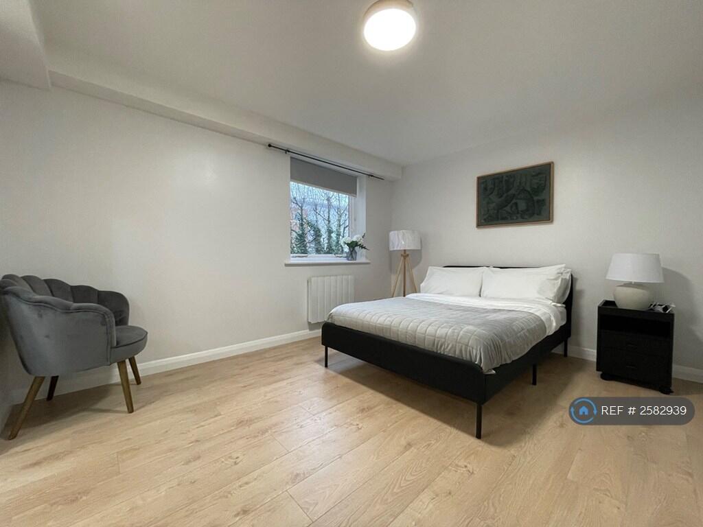Ensuite Bedroom