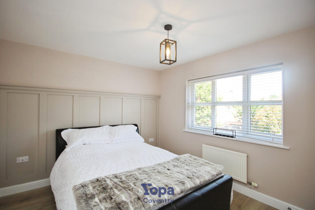 E10861f7-Bedroom 204.JPG