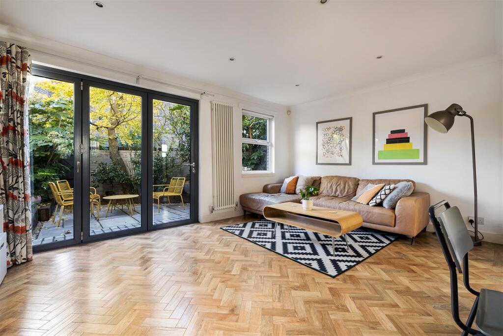 Christchurch Square E9