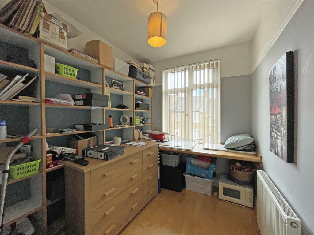 St Martins Avenue 13 - Bed 3.jpg