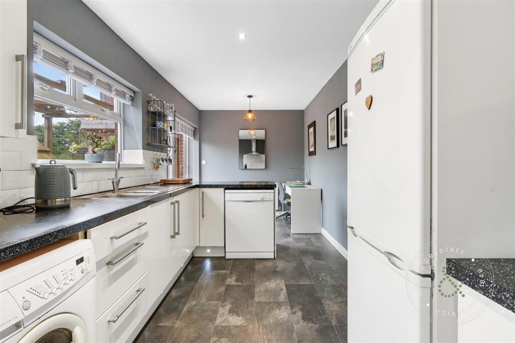 Illfracombe Crescent, Llanrumney, Herncrabtree (11